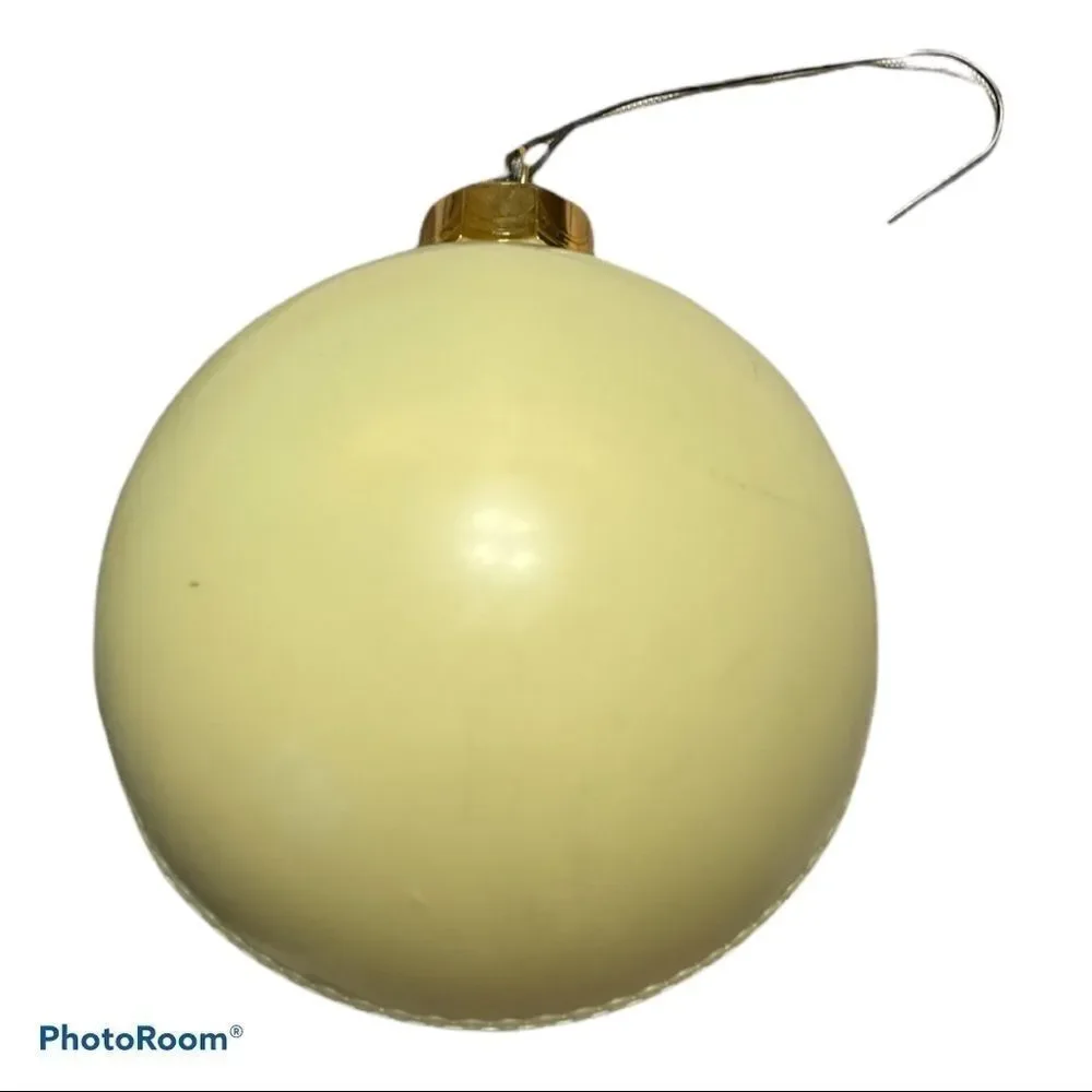 1982 Vintage Polar Bear Holiday Ornament
